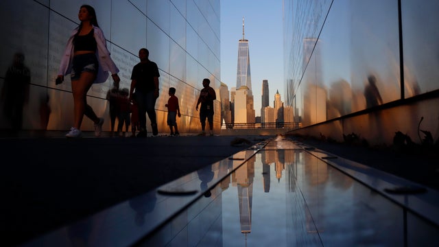 Sunset on One World Trade Center in New York City 