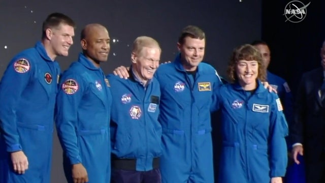 artemis-crew.jpg 