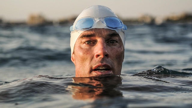 1004-cmo-hudsonriverswimmer-jacobsen.jpg 