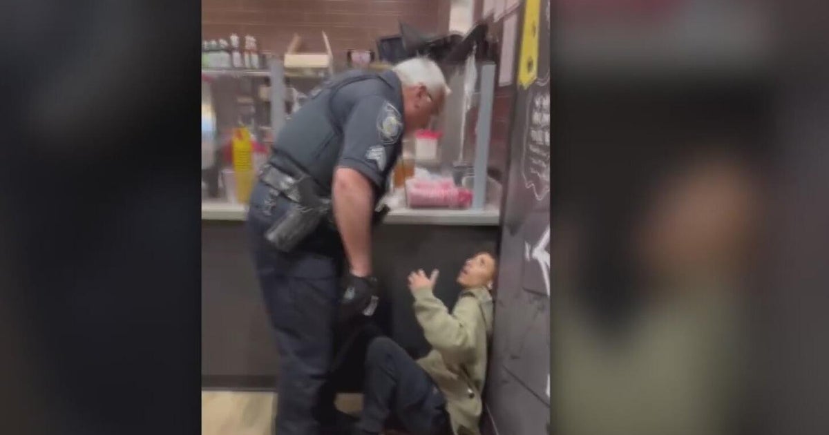 Ellwood City officer under investigation after confrontation with man at gas station 